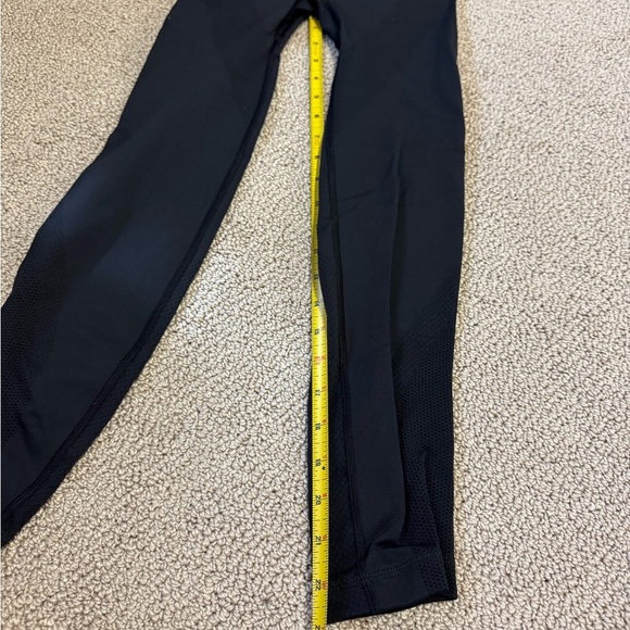 LULULEMON SPELLOUT SIZE 2 leggings - Picture 3 of 11